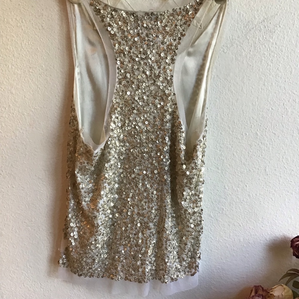 Top - Picture 2 of 8